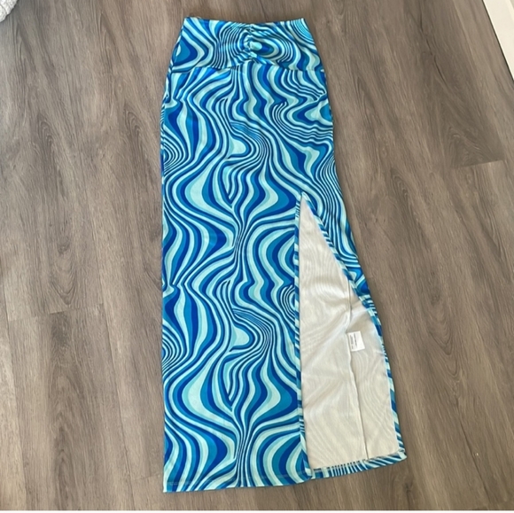 Two Piece Set - Picture 5 of 9